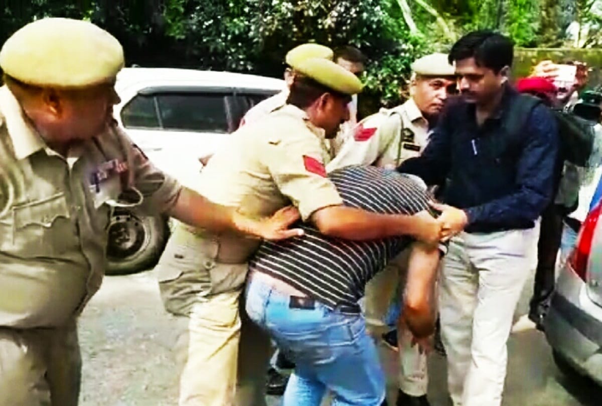 deputy jailer having involvement with militants send on remand for nine days to nia in jammu kashmir