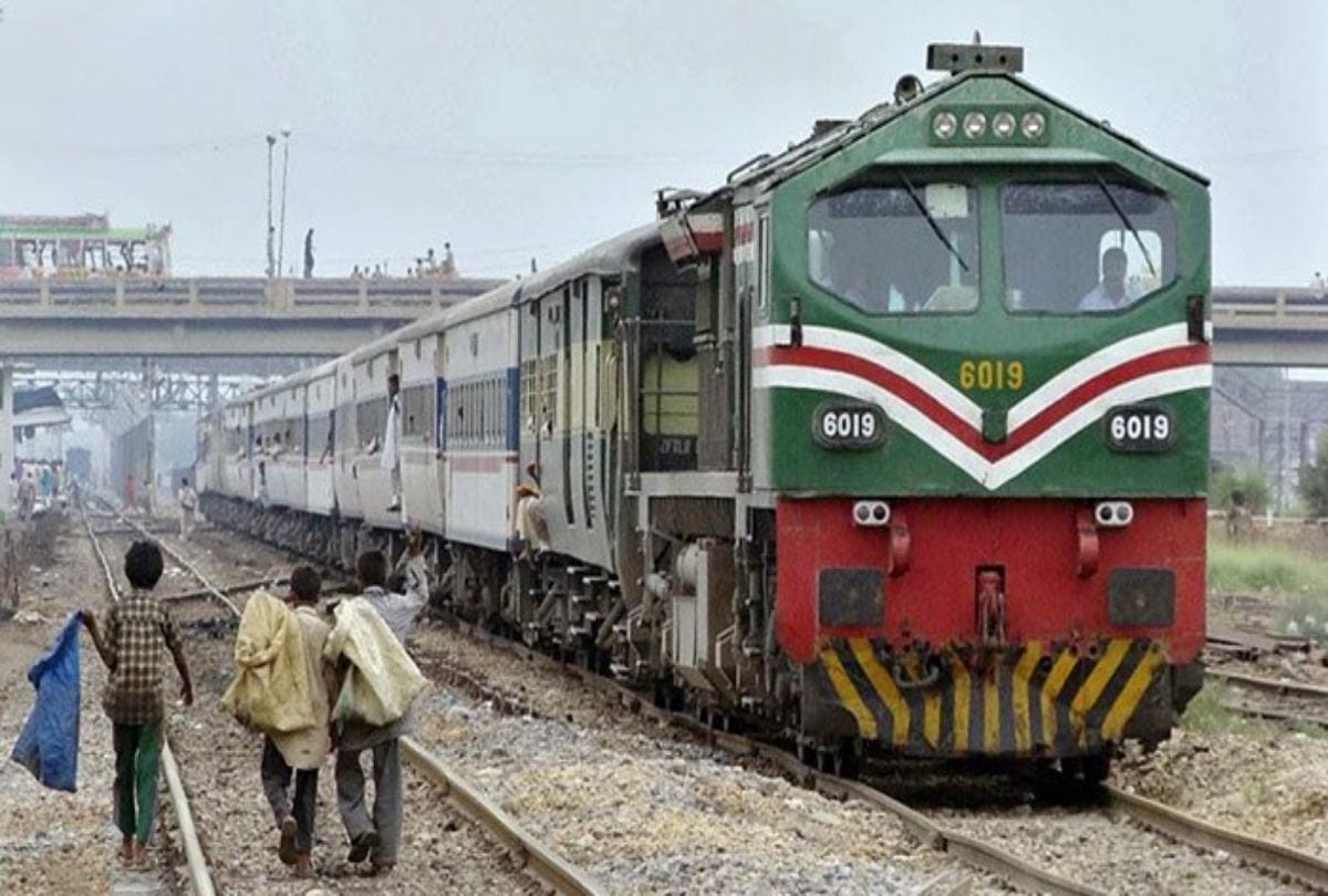 Pakistan railway official leave application for 730 days is viral due to this reason