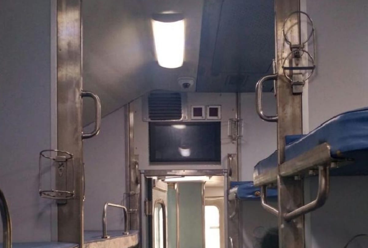 Sensor node figured in trains like black box of flight