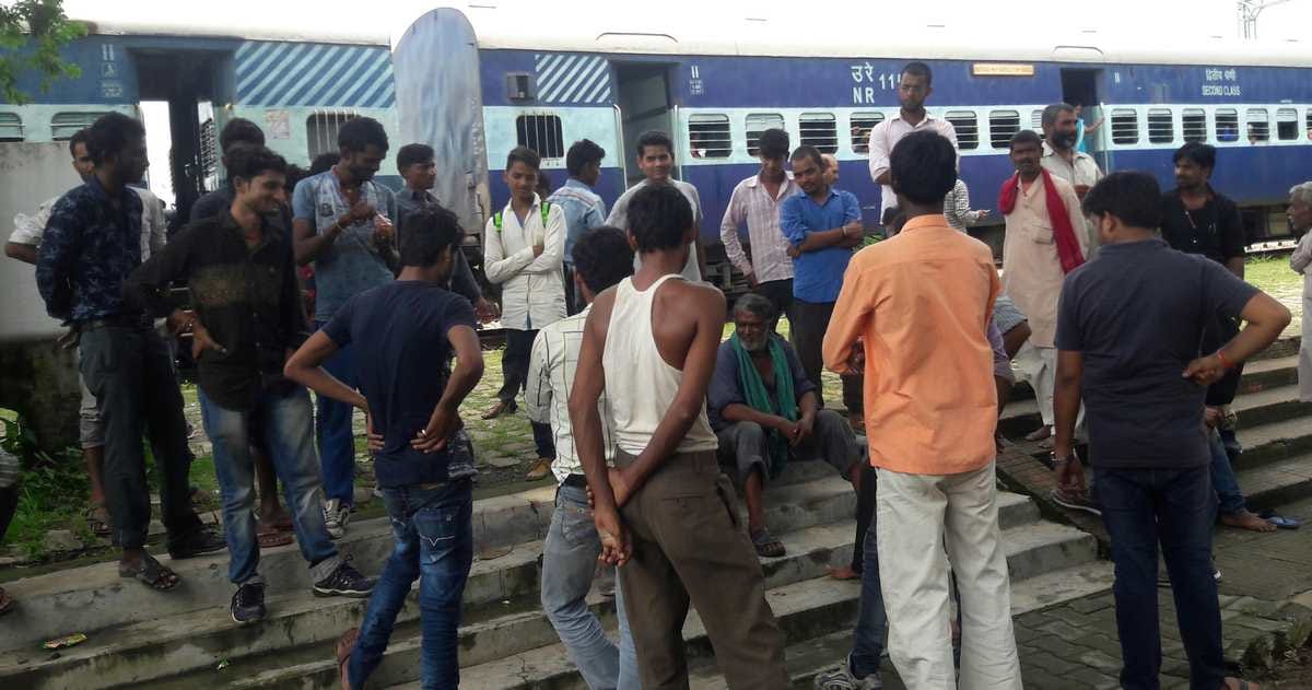 Muri express passengers make protest after train halted at agori khas railway station