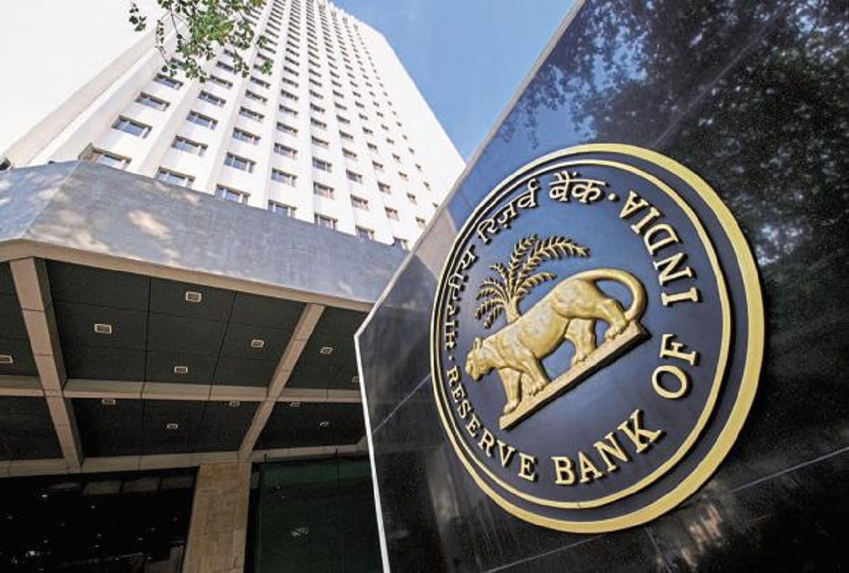 political disaster on RBI's report on demonetisation
