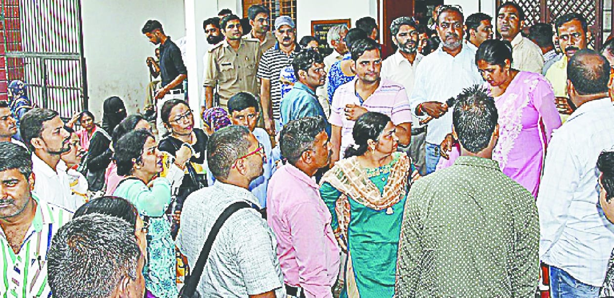 Teachers fill the options between the ruckus