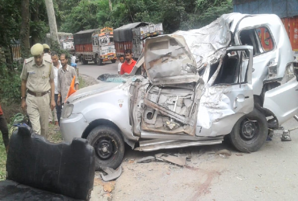 four people died in a road accident at sarkaghat bilaspur himachal