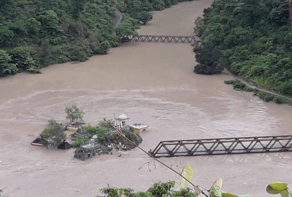 Alert after Alaknanda River flow over danger level in uttarakhand