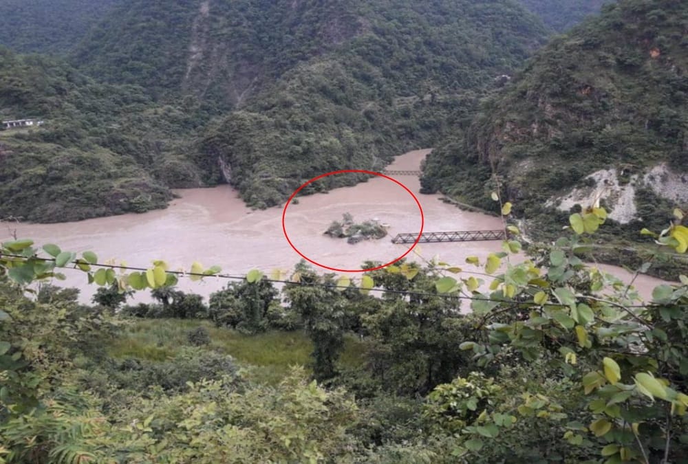 Alert after Alaknanda River flow over danger level in uttarakhand