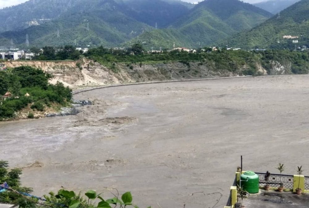 Alert after Alaknanda River flow over danger level in uttarakhand
