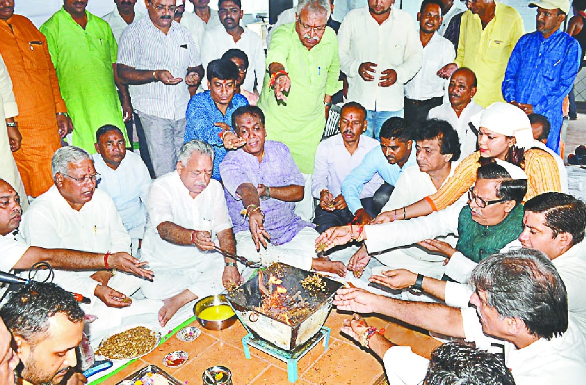 bhajpaio ne atal ko di shardhhanjali