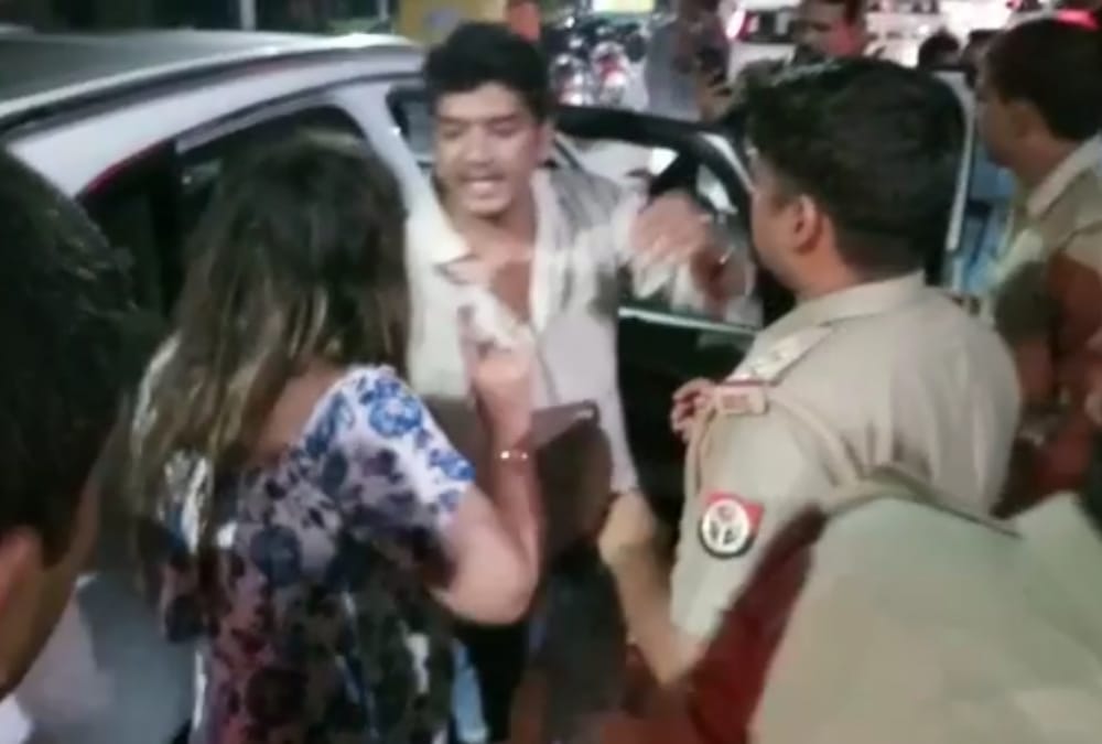 clash in front of fun mall in lucknow.