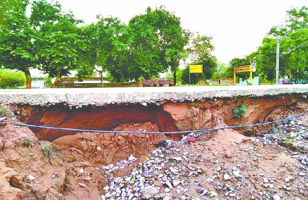 Deen dayal Dham Railway Station farah is very poor condition