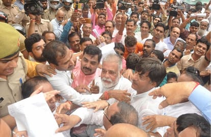 General, OBC community Protests against SC ST Bill in Agra
