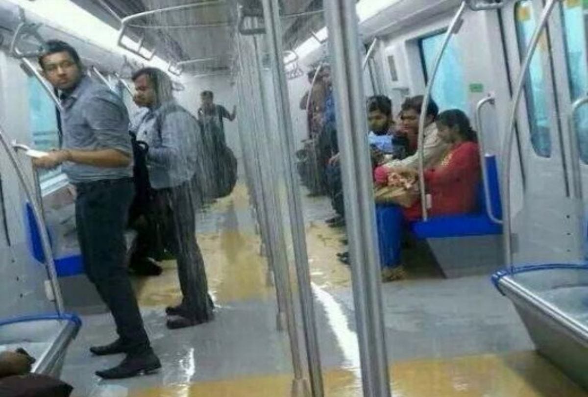 Delhi Metro Funny Photo Mumbai Metro Viral Pictures