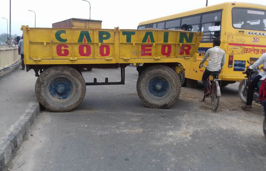 Tractor trolley collided with school bus, five injured