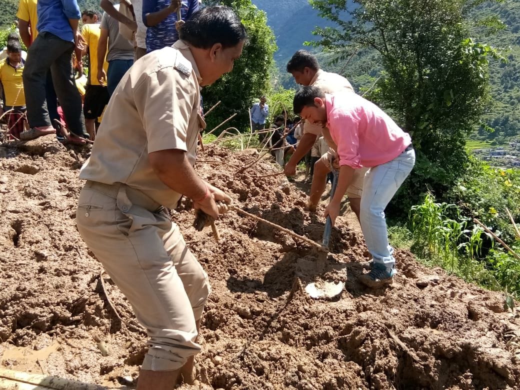 landslide in ghansali family seven members killed