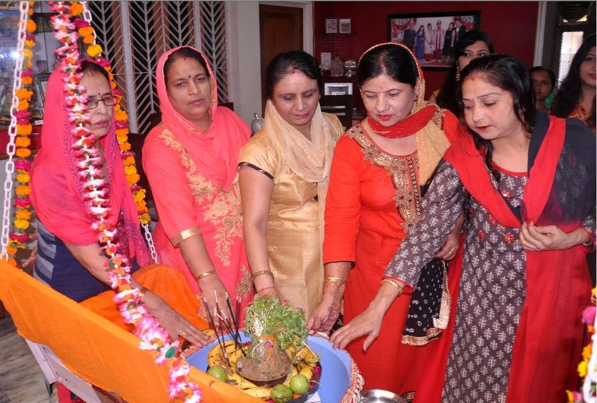 saw husband from video calling and Fasting opened in Agra