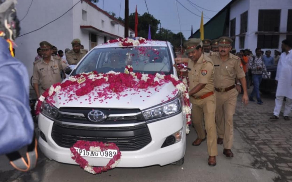 SSP Rajesh Pandey had a grand farewell from meerut now will take charge in Lucknow