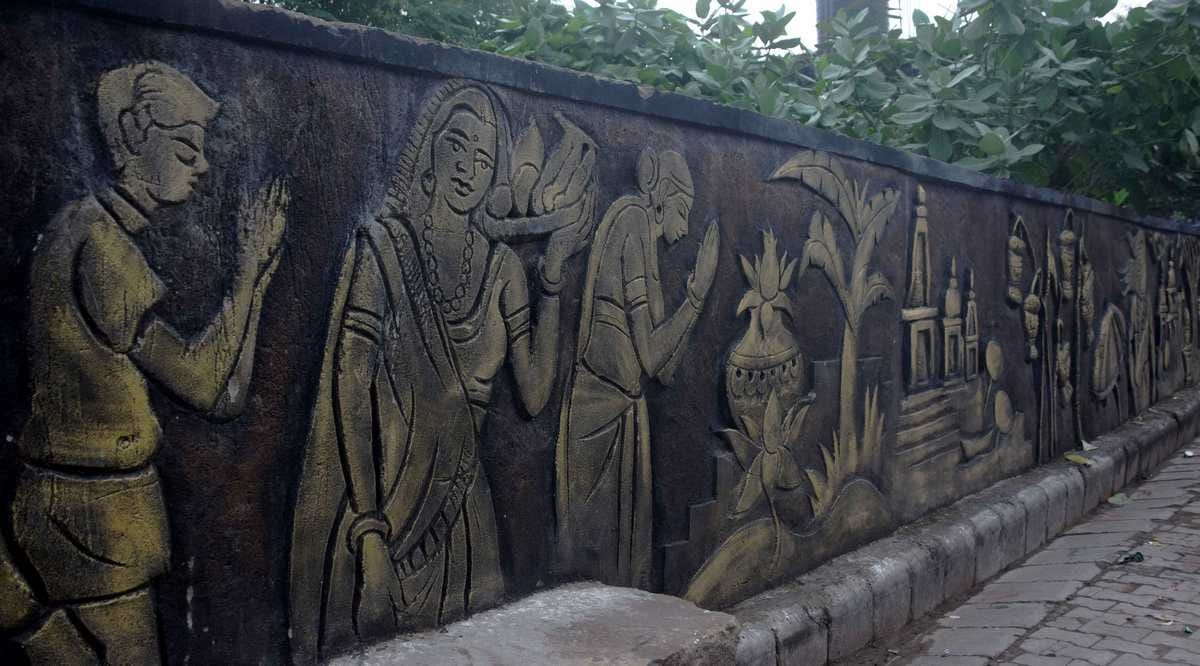 artist show badalata banars in mural art paintings