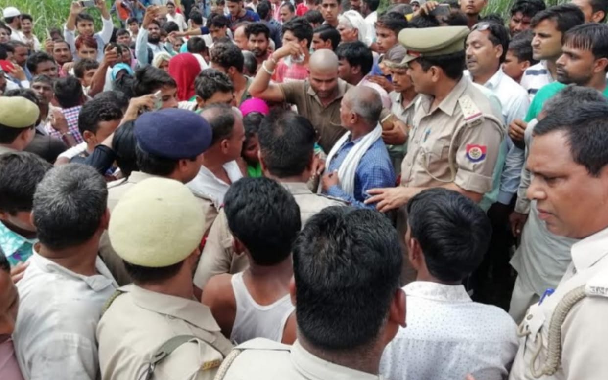 Muzaffarnagar: Dalit girl shot dead while she went to bring animal feed tension encrease