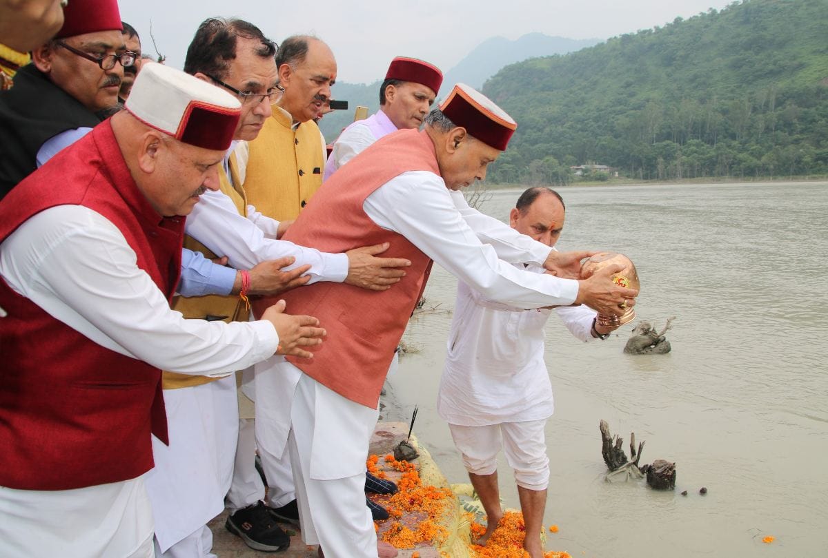 Atal Bihari Vajpayee ashes immersed in Sutlej at Tattapani Shimla