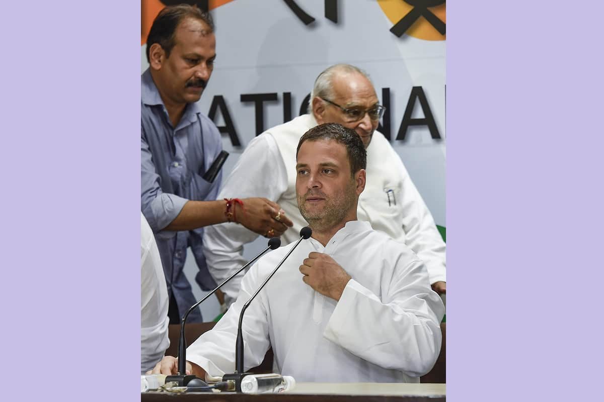 Rahul gandhi attack on the Modi government on Rafael Deal and Kerala flood, View photos