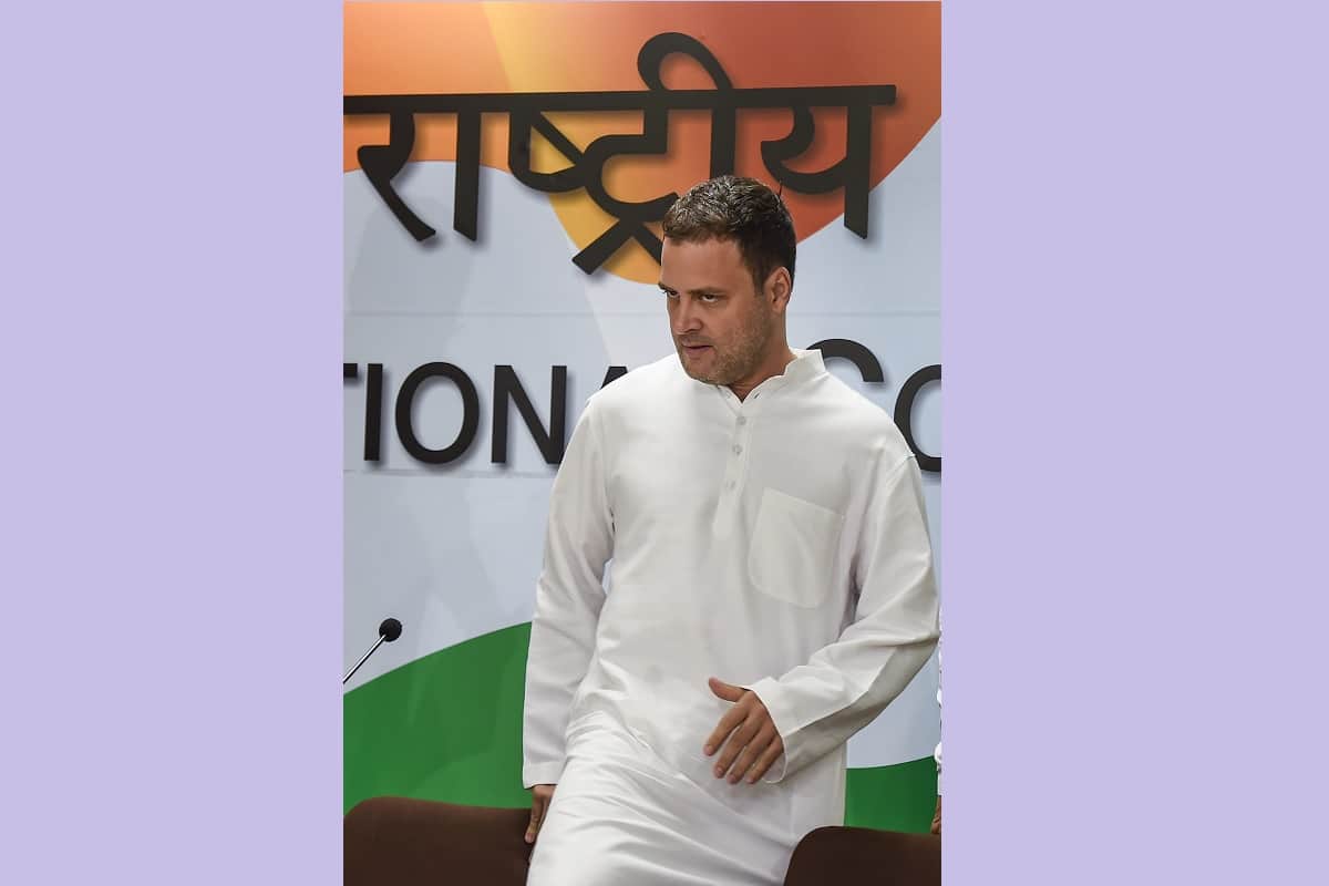 Rahul gandhi attack on the Modi government on Rafael Deal and Kerala flood, View photos