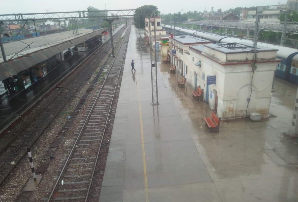 tin shed not available in roorkee railway station