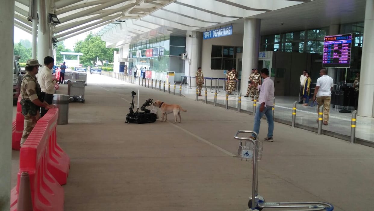 suspicious bag found from varanasi airport