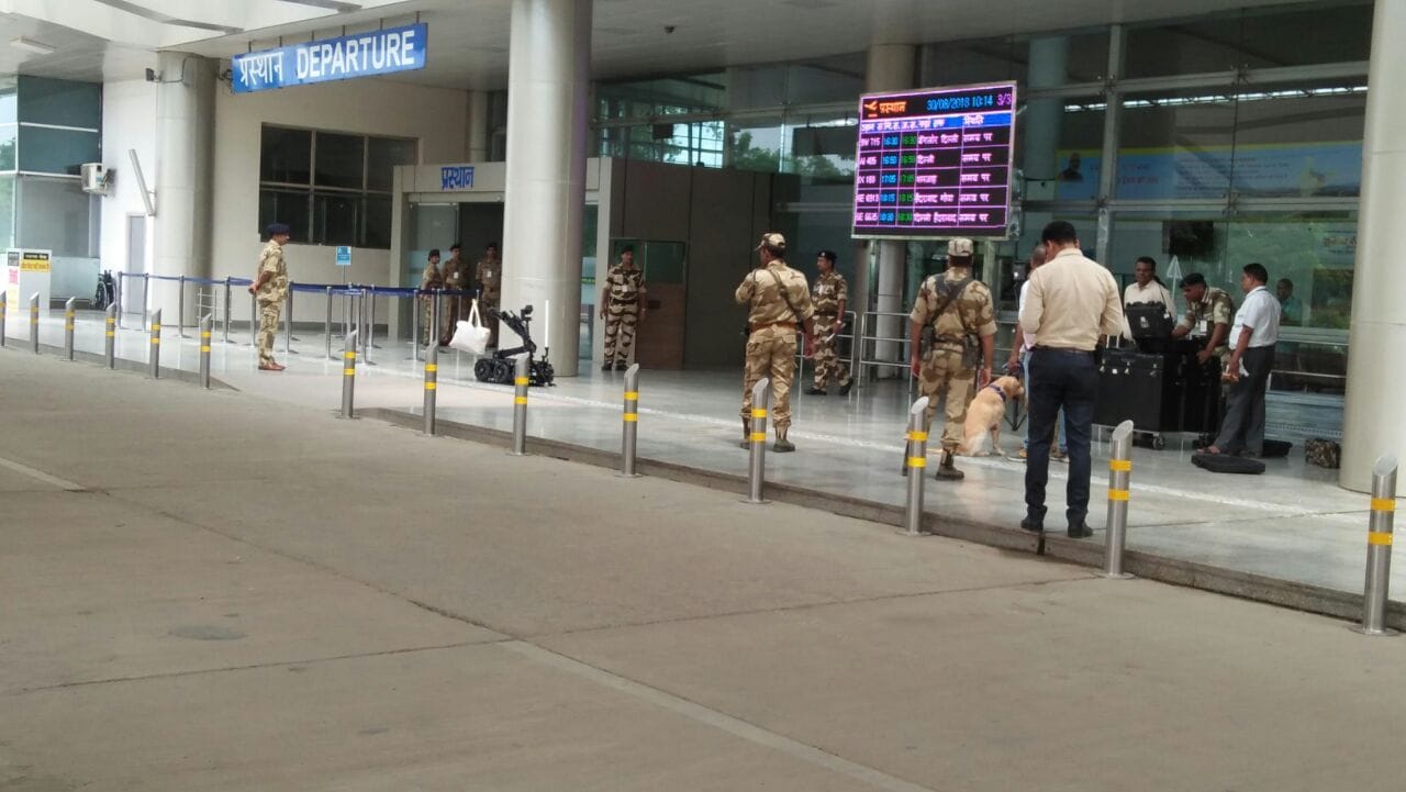 suspicious bag found from varanasi airport