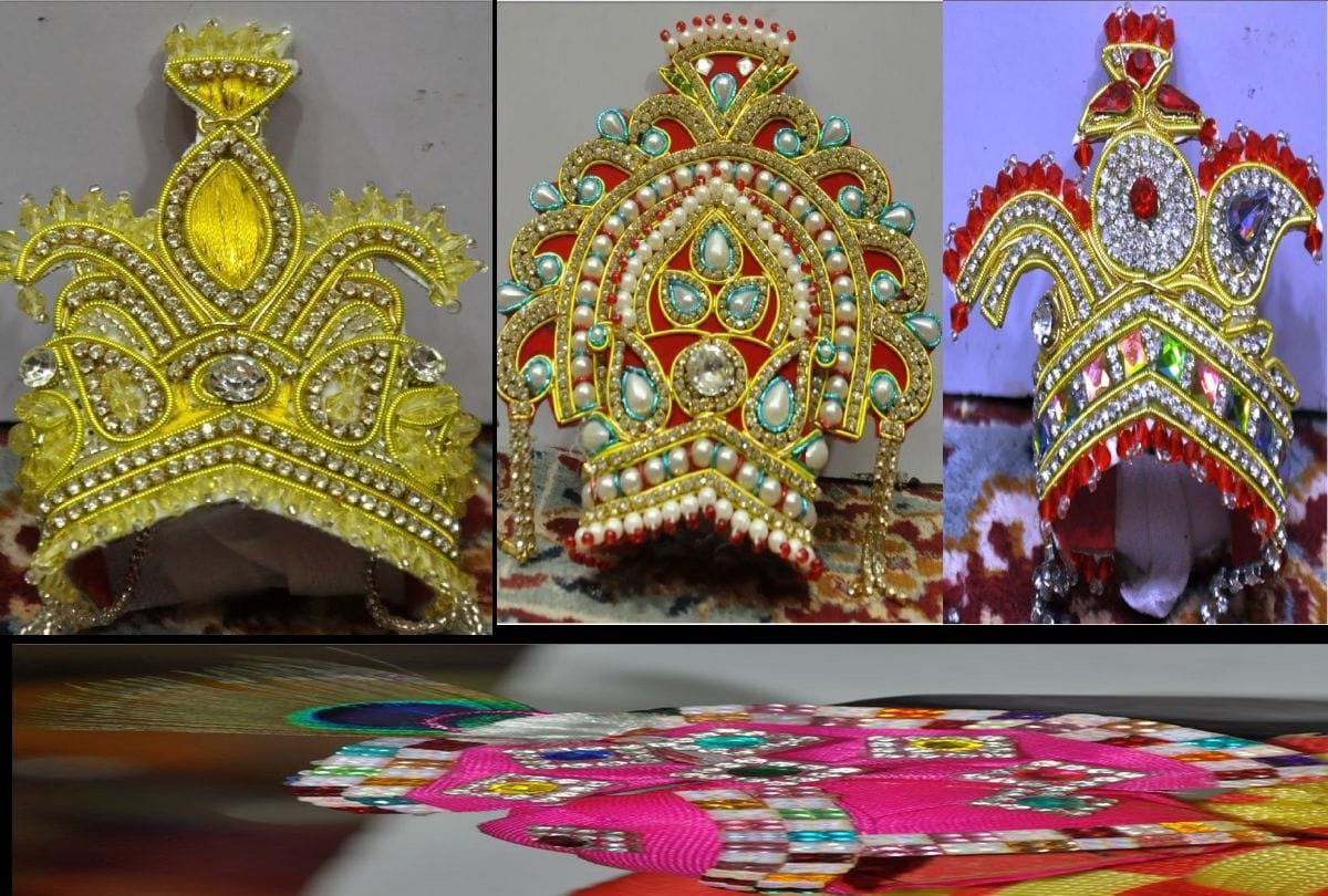 In Janmashtami, goods of Lord Krishna are selling in the market at Agra