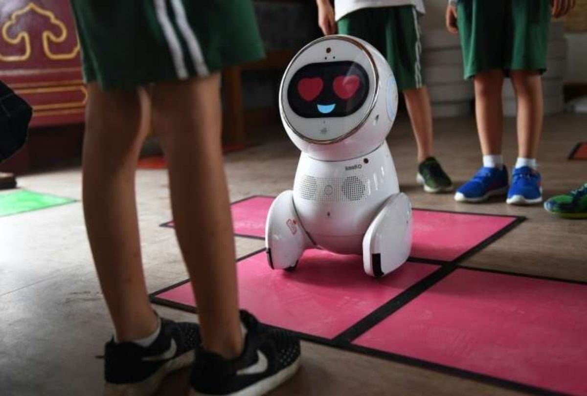 Coronavirus China Wuhan robots as medical assistants in Hospitals