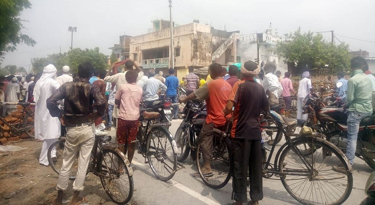 खिरिया टोले में जल निकासी की समस्या से परेशान है लोग