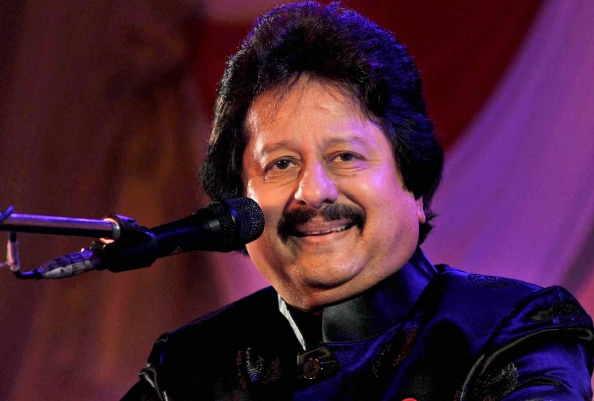 shah Rukh Khan was an usher at Pankaj Udhas concert and got paid Rs 50