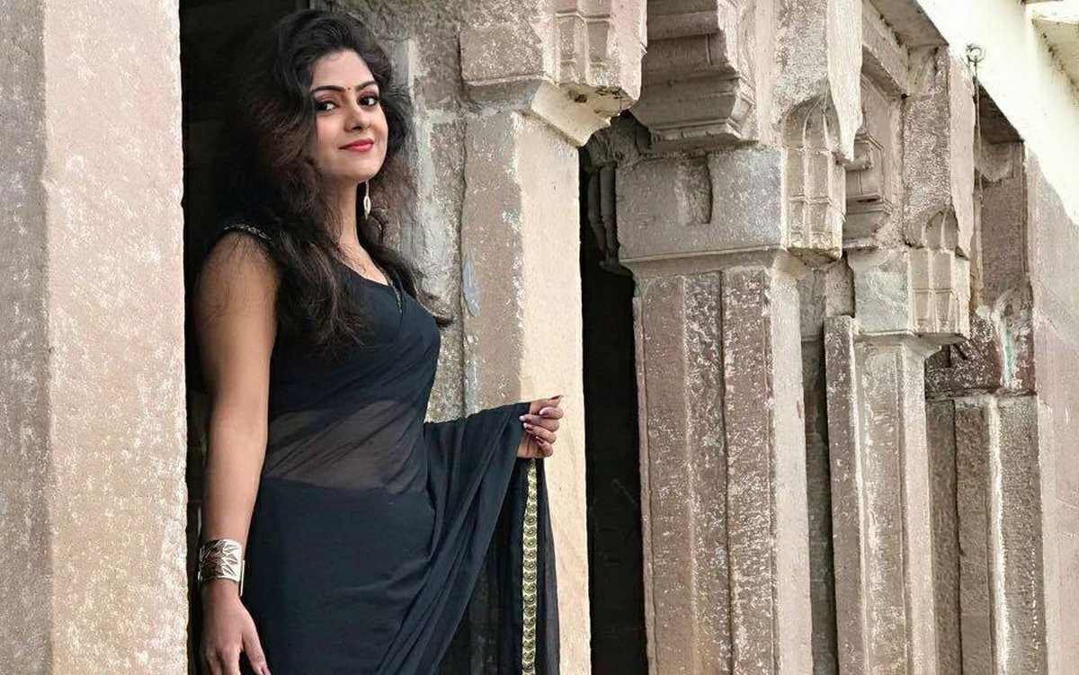 Varanasi lady select in top ten finalist of mrs india