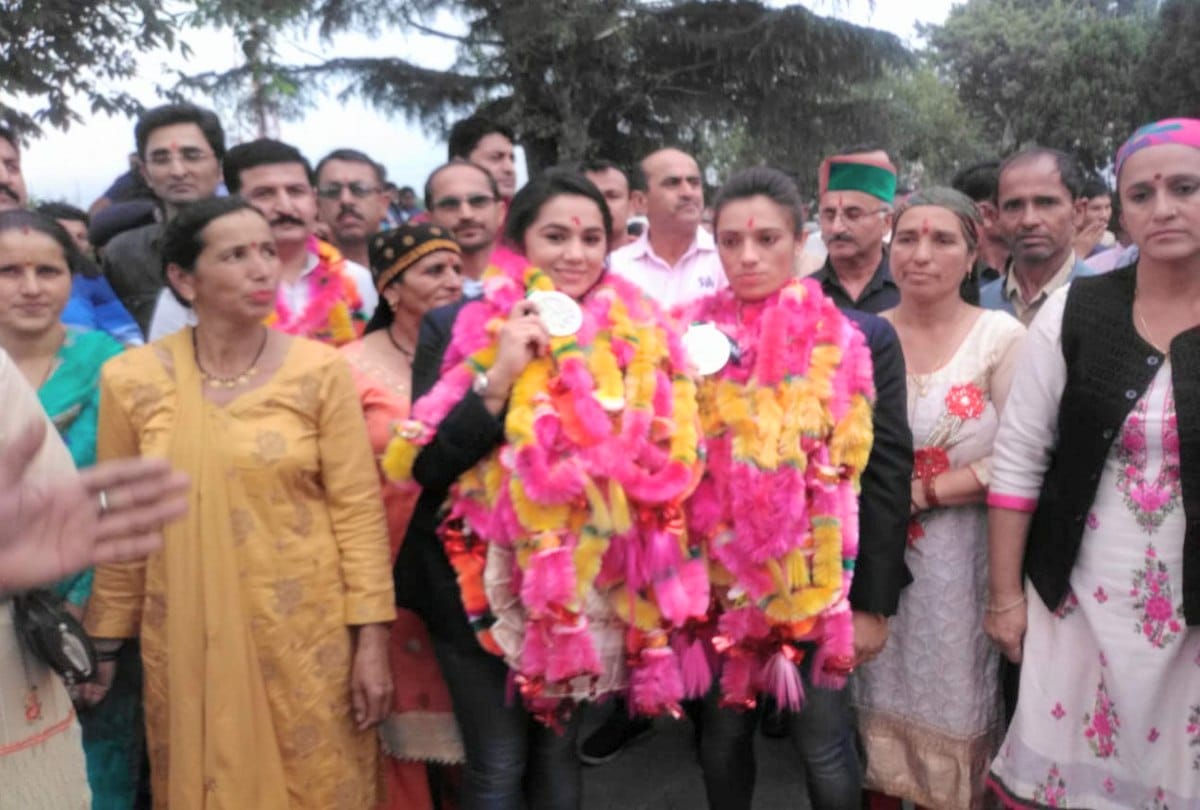 warm welcome of Priyanka and Ritu negi in Shillai sirmour