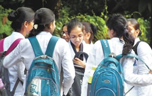 Medical college administration leapapoti in ragging episode