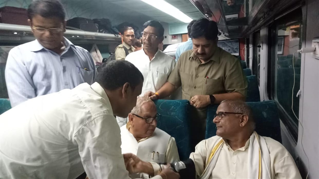 Lucknow Centenary 4 hours lie, MLA Dalveer Singh and Javveer Kishore's health bad
