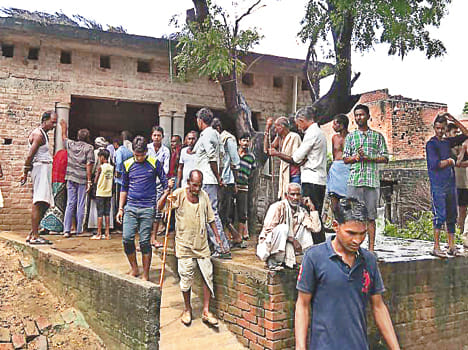 Wife says hanging, hanging on after death