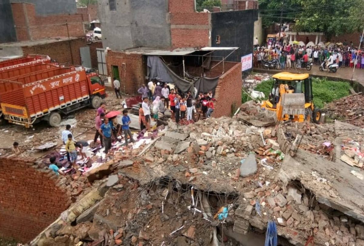 Two storeyed building collapsed in loni of Ghaziabad