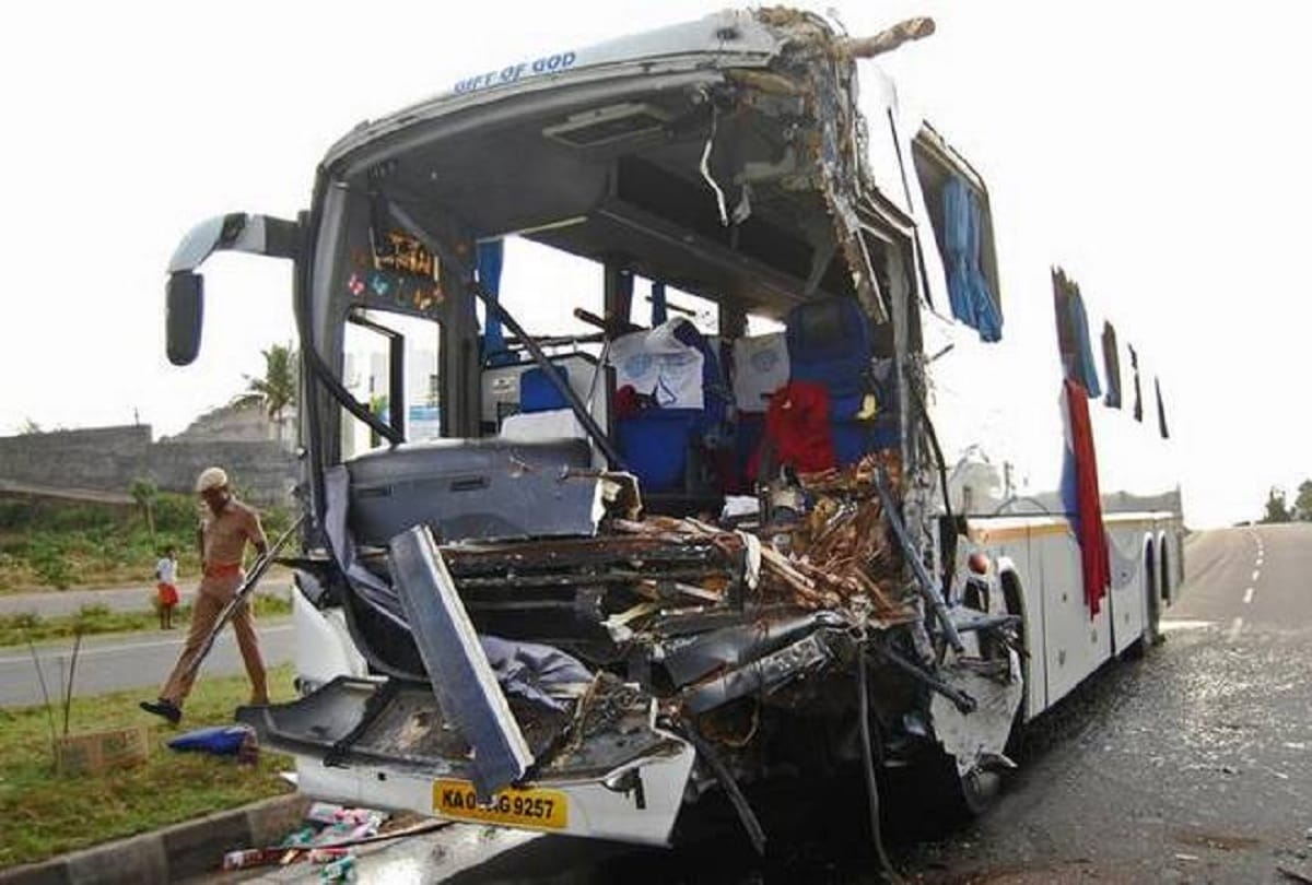 11 people dead over two buses accident in Aligarh