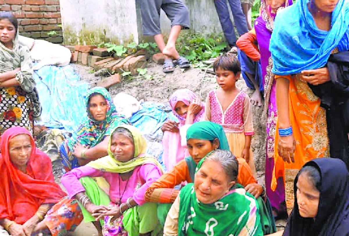 old man molested girls in balrampur