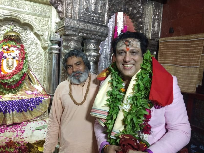 Film actor govinda worship in kashi vishwanath temple