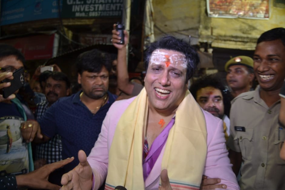 Film actor govinda worship in kashi vishwanath temple