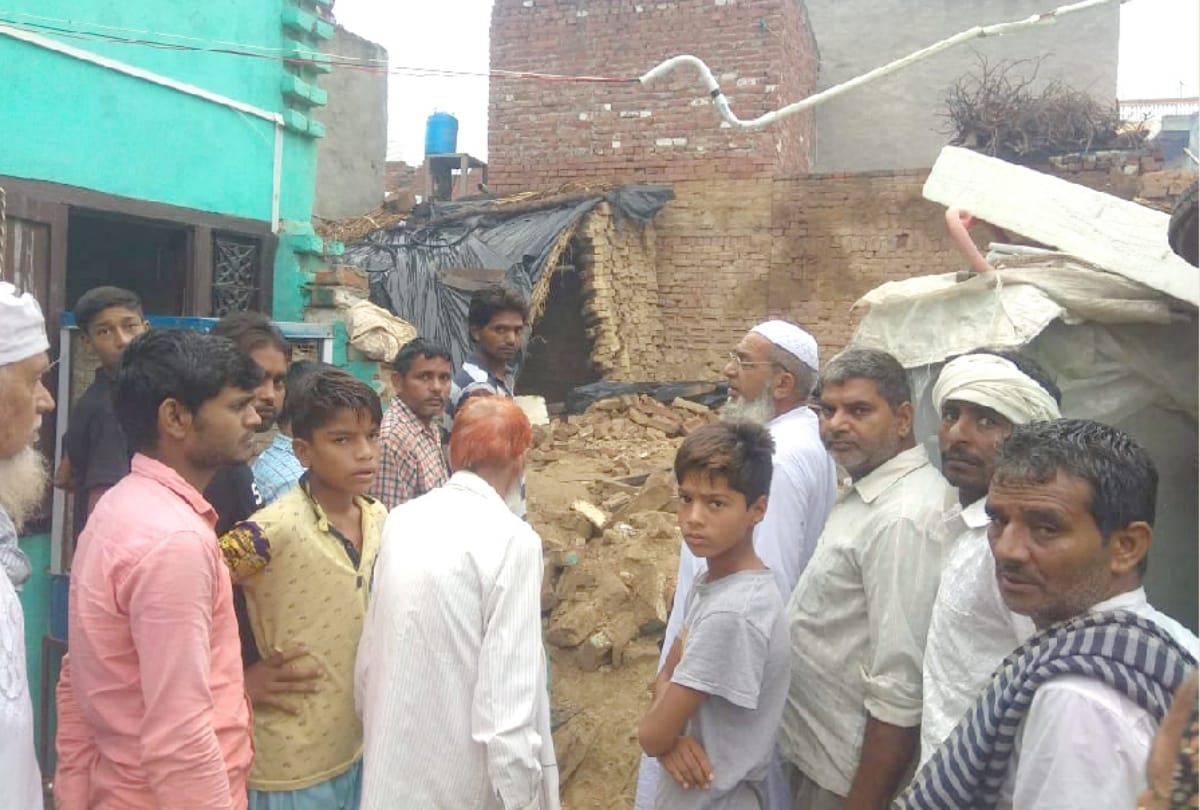 woman dies in house collapse at bilaspur
