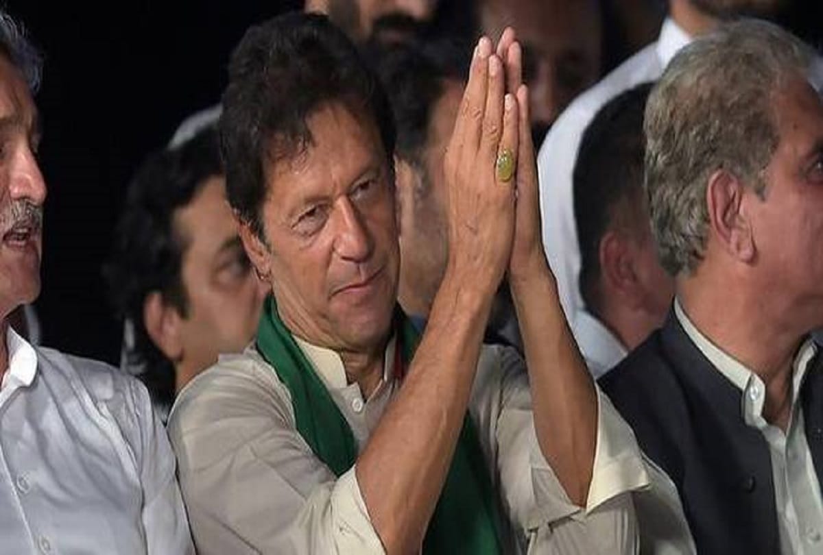 Pakistan: Atif Mian resigns from EAC after imran khan order