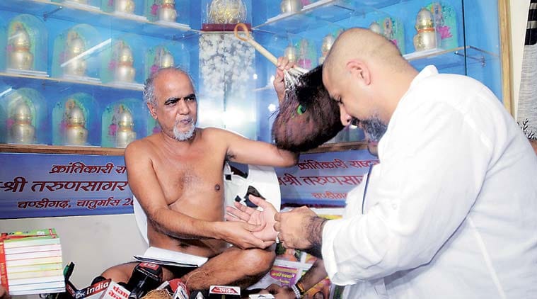 Jain Monk Tarun Sagar Controversy with Bollywood Singer Vishal Dadlani