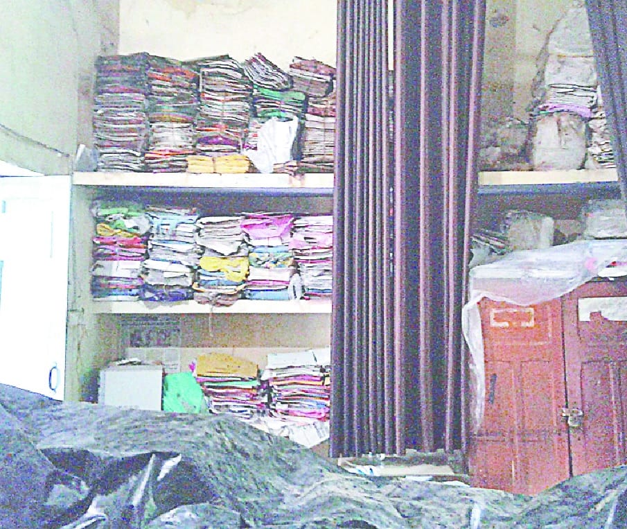 The roof of government buildings will be recorded by the roof, the goods delivered to the safe place