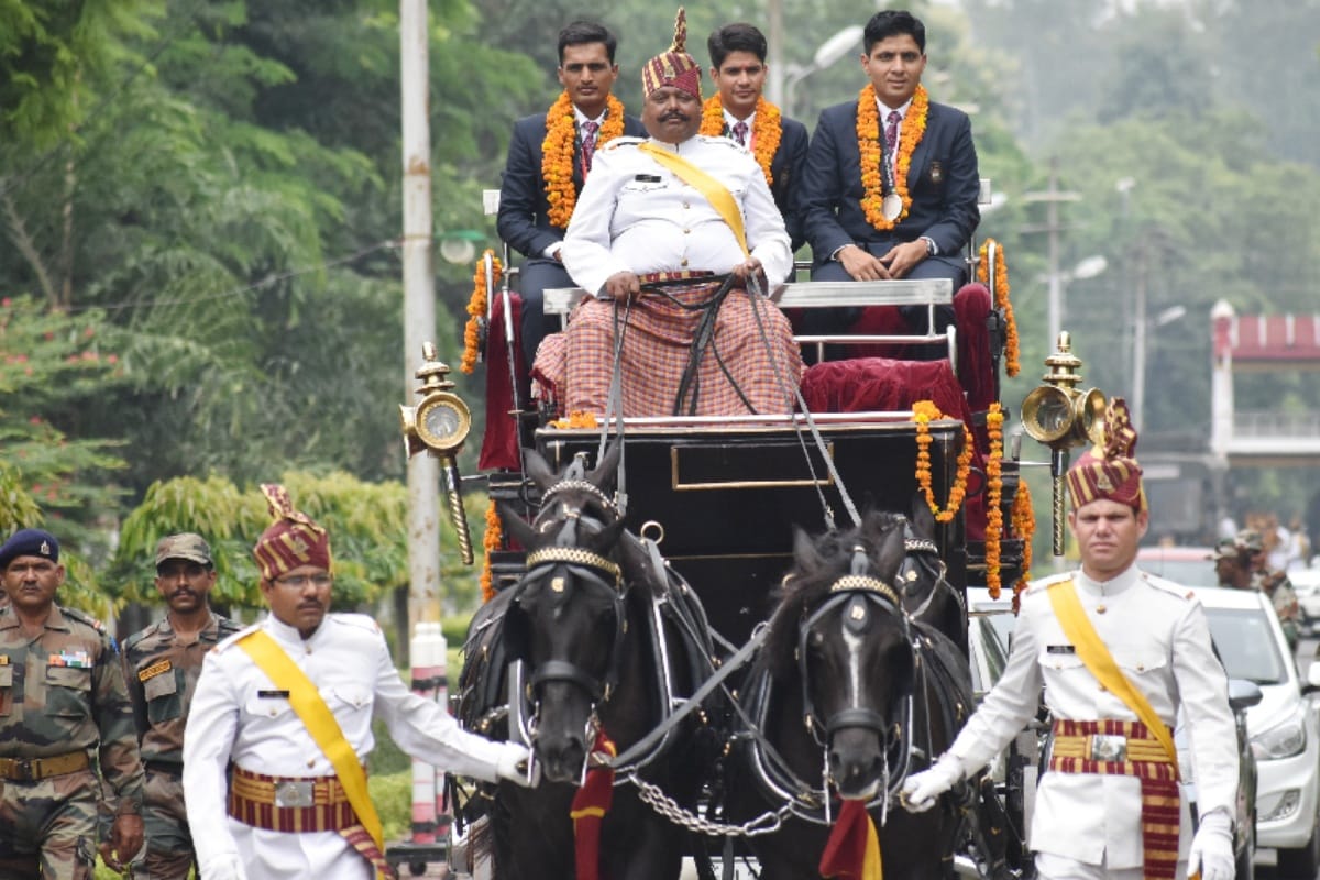 RVC center meerut cavalryman had grand welcome on returns after Winning Silver Medal in Asian Games