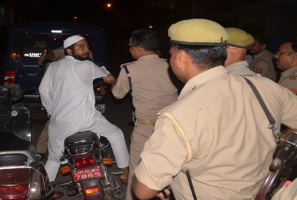Controversies in two communities in Meerut, and firing, see photos