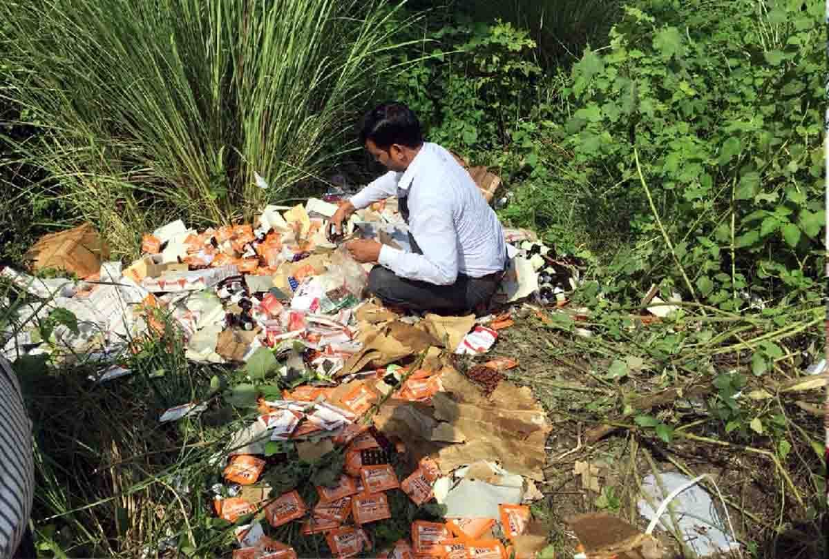 33 types of medicines were thrown into litter pile