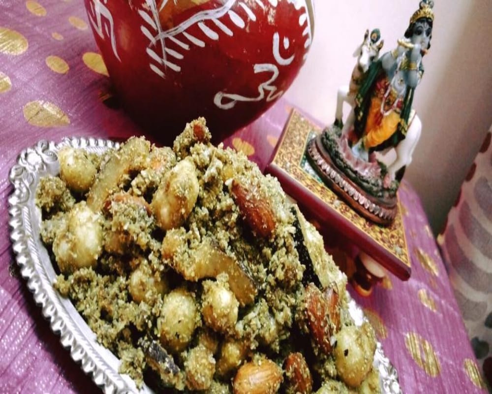 Janmashtami 2022 Know About Recipe Makhan Mishri And Flour Panjiri Bhog For Kanha