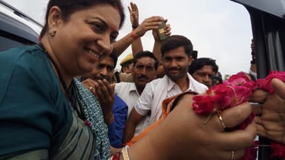 google map bring Union Textile Minister Smriti Irani in wrong place